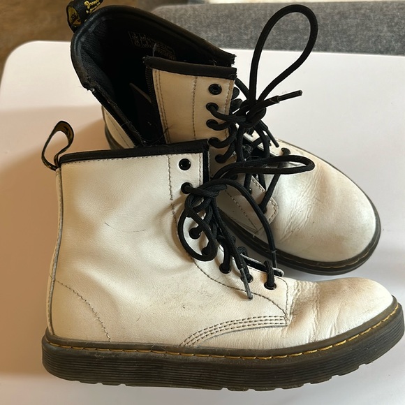 White Dr. Martens Zavala J Size 4 (US M) or Size 5 (US L) Size 36 EU. - Picture 1 of 12